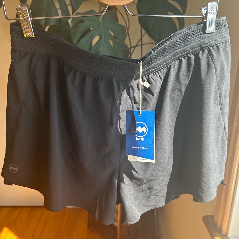 Janji AFO 3” running shorts